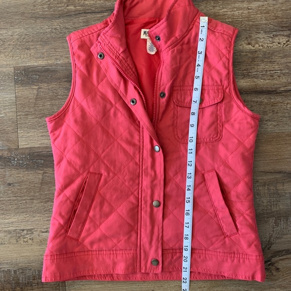 Magellan Quilted Vest - Picture 8 of 10